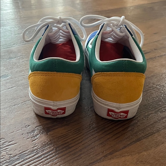 Vans - Picture 3 of 3